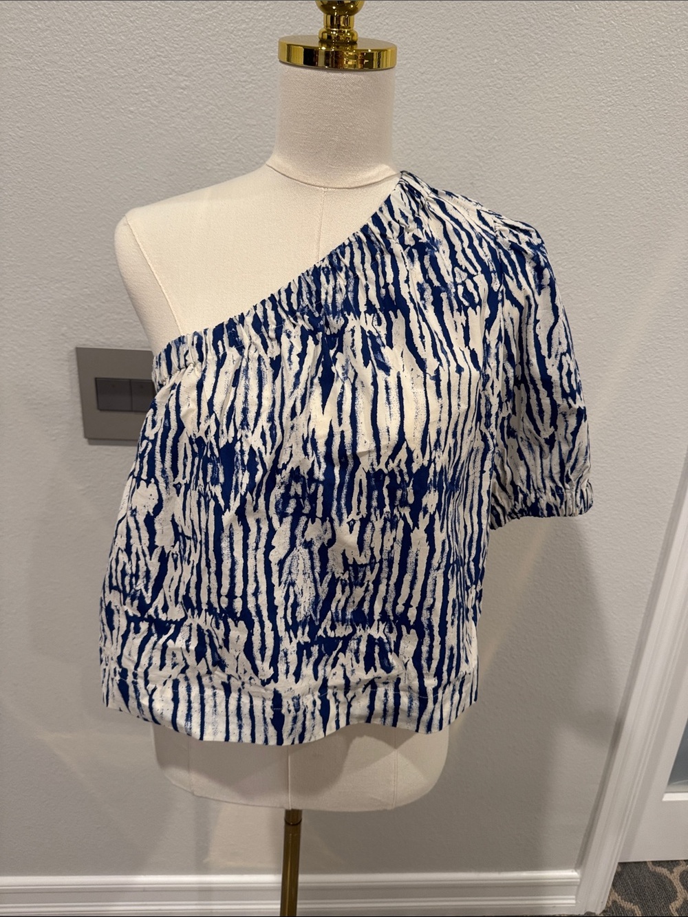 Rails One-Shoulder Navy and White Printed Top